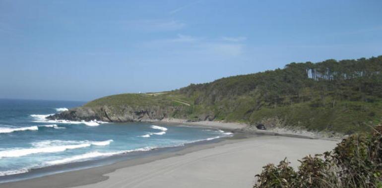 18 playas y un puerto de Asturias ondearán la Bandera Azul