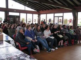 Más de 100 tejedoras participan en el V encuentro de tejedoras en Lamuño 