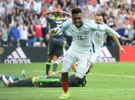 Inglaterra gana el derbi con Gales (2-1)  tras gol de Sturridge en el descuento 