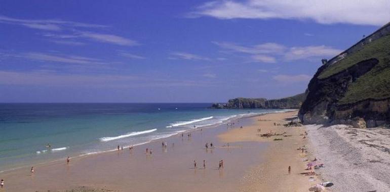 Buena y excelente, calificaciones para las aguas de las playas de Llanes