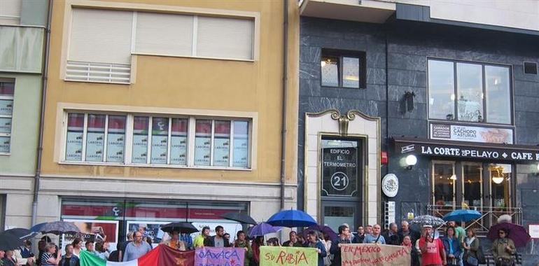 Protesta ciudadana en Oviedo contra la "represión" en Oaxaca (México)