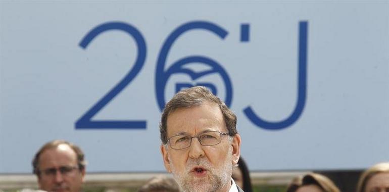 Rajoy insiste na gran coalición pa cuatro años, pero ábrese a encabezar otres fórmules