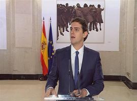 Rivera insiste en negociar con PP y PSOE pero diz qua Rajoy bastába-y cola astención socialista