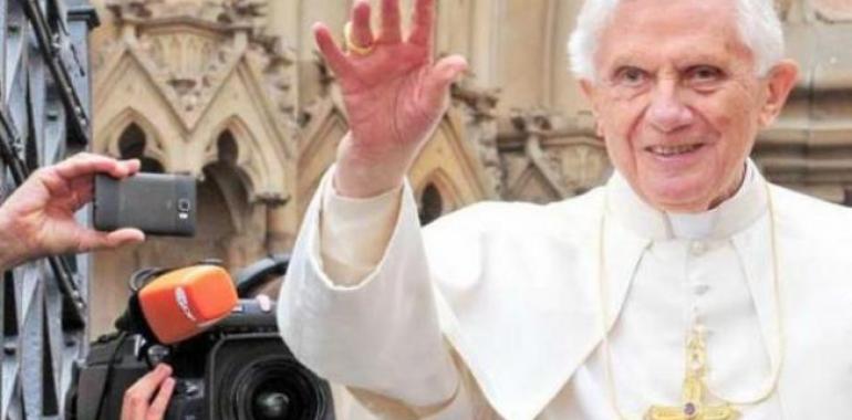 Un libro entrevista desvela los tormentos del papado de Benedicto XVI