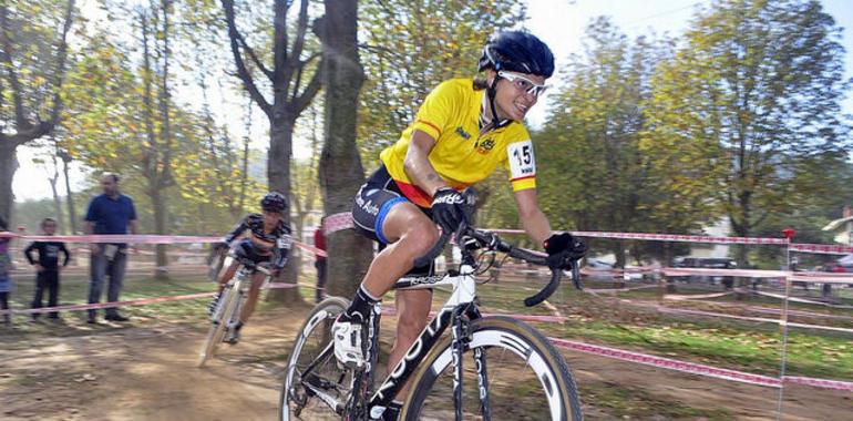 Gamonal y Montes revalidan su título en el regional BTT La Felguera.