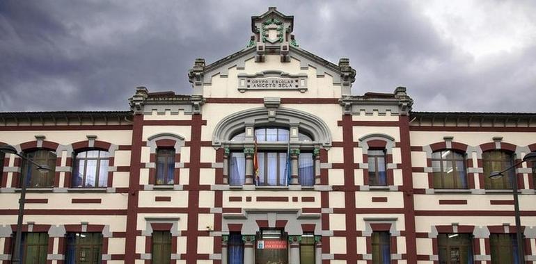 Mieres abrirá durante las tardes de verano el patio de los colegios Liceo y Aniceto Sela