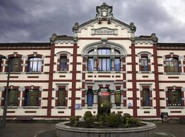 Mieres abrirá durante las tardes de verano el patio de los colegios Liceo y Aniceto Sela