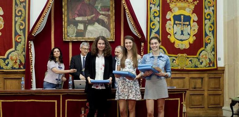 Alumnas del Galileo Galilei, de Navia, ganan el concurso Incubadora de Sondeos y Experimentos