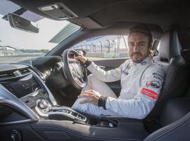 Fernando Alonso al volante del nuevo Honda nsx en el circuito de Estoril