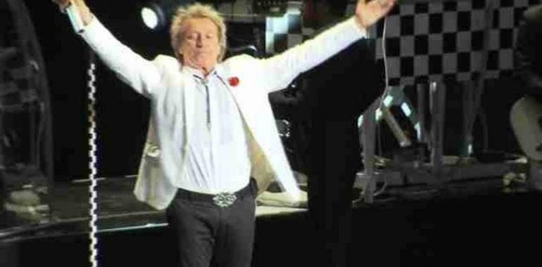 Rod Stewart alcanza el máximo nivel de estrella del rock en Cap Roi