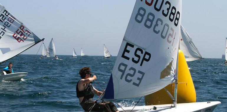 Daniel Menéndez se proclama Campeón de Asturias de Laser Radial