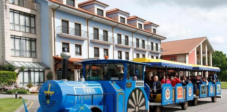 El tren turístico de Avilés recorre desde hoy el casco histórico y el centro