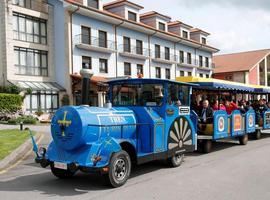 El tren turístico de Avilés recorre desde hoy el casco histórico y el centro