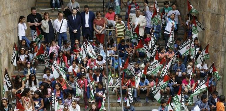 Vacaciones en Paz para 260 peques saharauis con sus familias asturianas