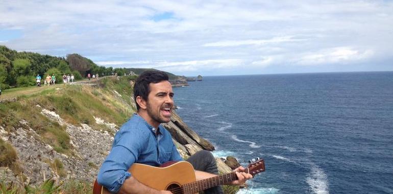 Juanra, líder de Guaraná, graba su primer videoclip en solitario en Llanes