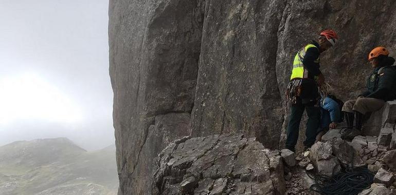 La Guardia Civil rescata a dos personas en Picos tras más de 13 horas de intervención