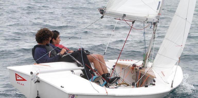 Jaime Álvarez-Hevia y Juan García-Ovies, campeones de Asturias de Snipe