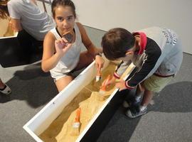 Talleres para niños y familias este Puente en el Centro de Arte Rupestre