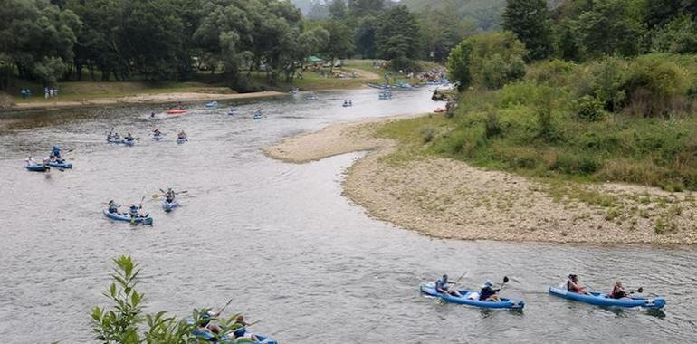 Evacuada una mujer que se rompió la pierna bajando el Sella en canoa