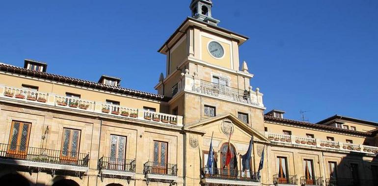 IU muestra su apoyo público al concejal de Candamo que es Policía Local en Oviedo