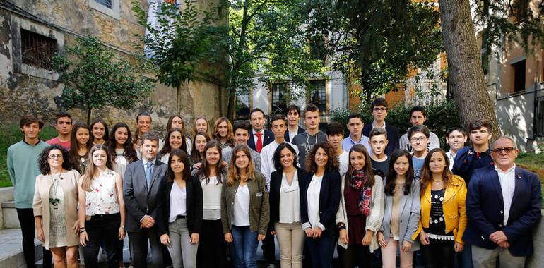 El IES Pando y el Colegio La Asunción reciben los premios Euroscola 2016