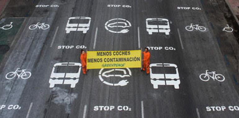 Greenpeace transforma una calle de Madrid en el Día sin Coche