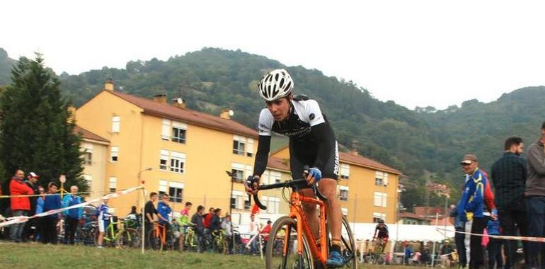 Mario Junquera se impone en el ciclocrós Lena Destino Ciclista