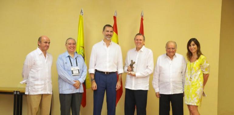 SM el Rey entrega el Premio Enrique Iglesias al empresario José Graña