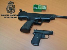 Detenido un hombre de Luarca que atemorizaba con armas a sus vecinos