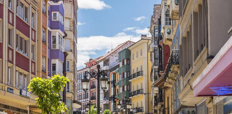 Avilés organiza el I concurso de escaparates de Semana Santa