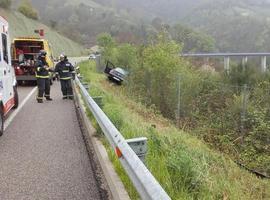 Herido tras salirse de la vía en La Güeria Carrocera