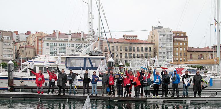 Accidentado Trofeo de vela de Radiocontrol bajo la lluvia