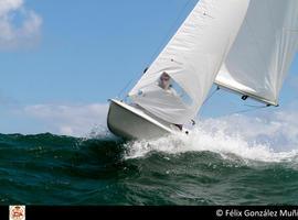 La bahia gijonesa acogió las dos primeras jornadas del Trofeo de Verano de Vela Ligera