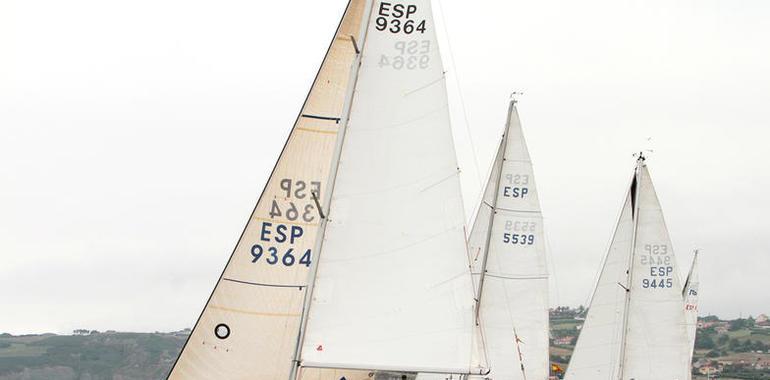 Los barcos Geiser y Carla se imponen en la 1ª Travesía Gijón-Tazones