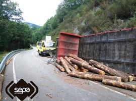 Bomberos del SEPA evitan fuga de combustible en accidente de #Mazanovo