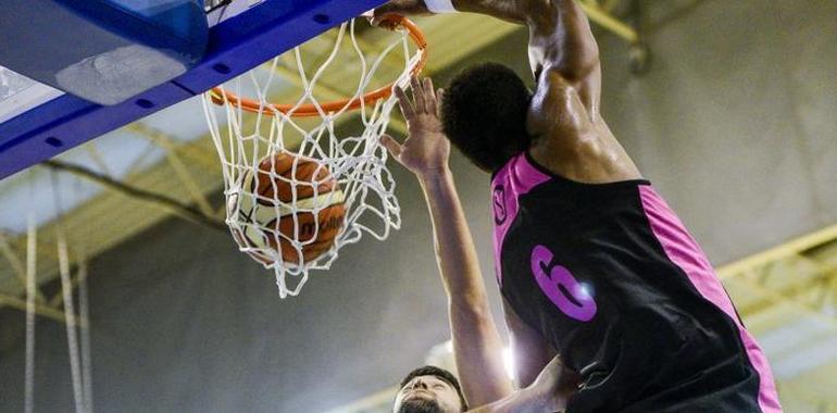 Victoria del Unión Financiera Baloncesto Oviedo en el estreno en Pumarín