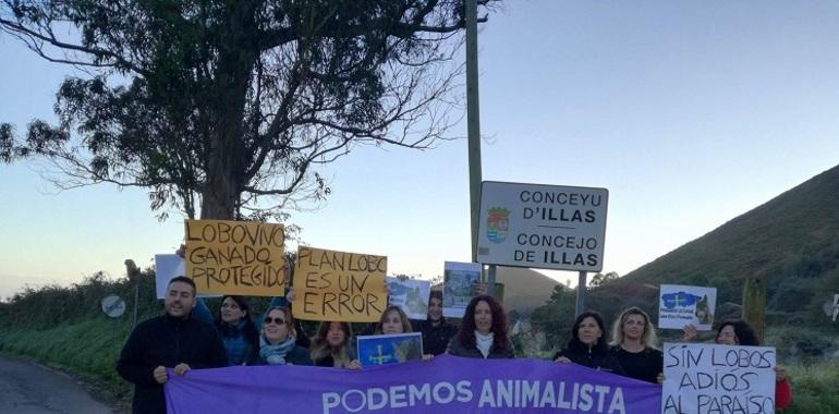 Protesta en Candamo contra las matanzas de lobos en Asturias