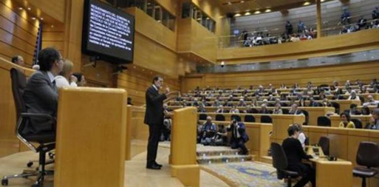 Rajoy pide tranquilidad a los españoles y el Parlament proclama la República catalana