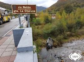 Dos jóvenes heridos en accidente en La Chalana, Llaviana