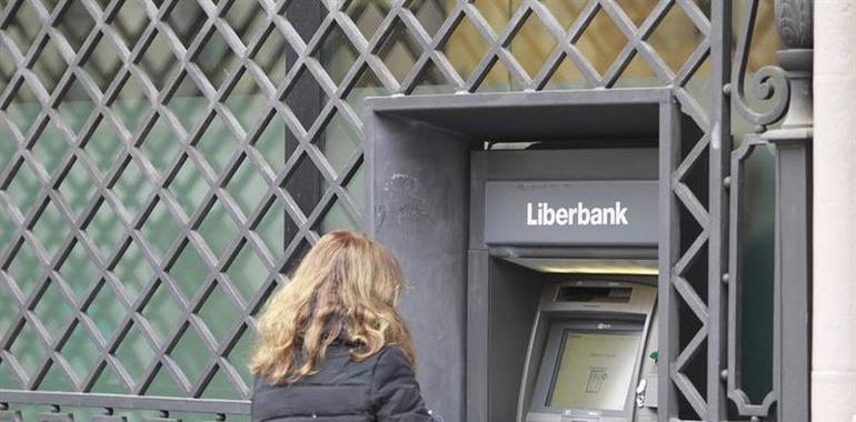 Un atracador está atrincherado en una sucursal de Liberbank en Cangas de Onís 