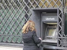 Un atracador está atrincherado en una sucursal de Liberbank en Cangas de Onís 