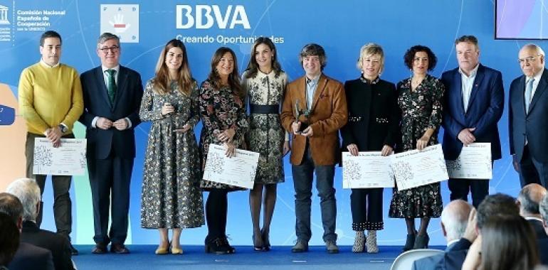 La Reina entrega los premios FAD a la Acción Magistral 