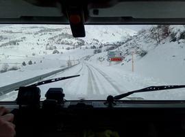 Asturias: Abierto Pajares, 5 puertos de montaña cerrados y 15 con cadenas