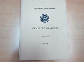 Podemos Asturies propón un modelu d’oficialidá del asturianu «que nun dexe a naide fuera»