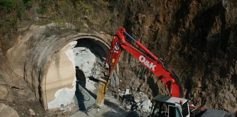 Calado del túnel para evacuación de aguas en Bueño en las riadas