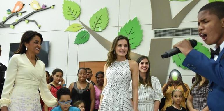 Doña Letizia al CAID: “Gracias por un trabajo adorable”