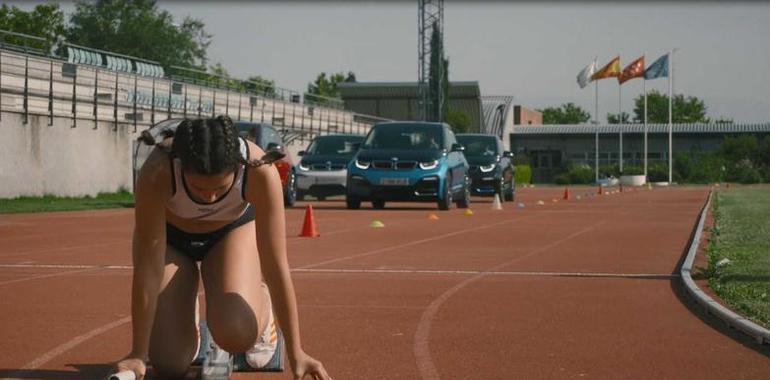 El nuevo BMW i3s se enfrenta a las campeonas de España de relevos