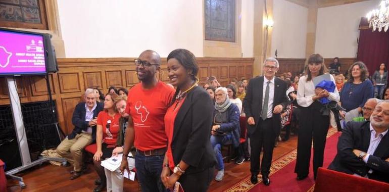 Amref Health Africa explica en Oviedo su lucha por erradicar la mutilación genital femenina