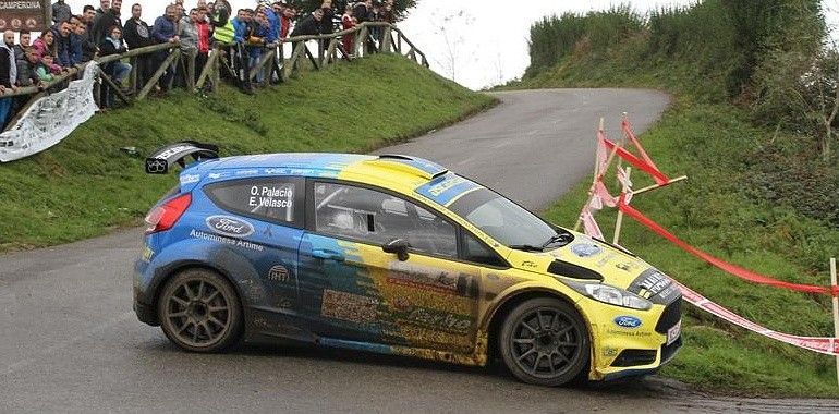 Óscar Palacio y Enrique Velasco, ganadores del III Rally de La Felguera