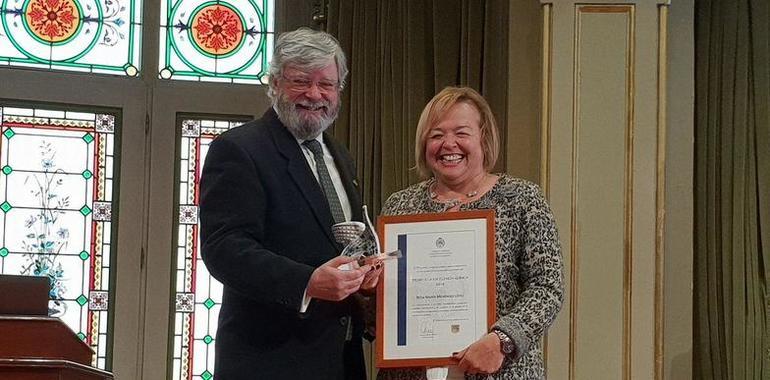 La asturiana Rosa María Menéndez, presidenta del CSIC, recibe el Premio a la Excelencia Química 2018